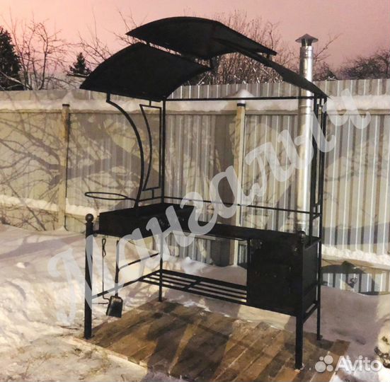 Мангал с крышей