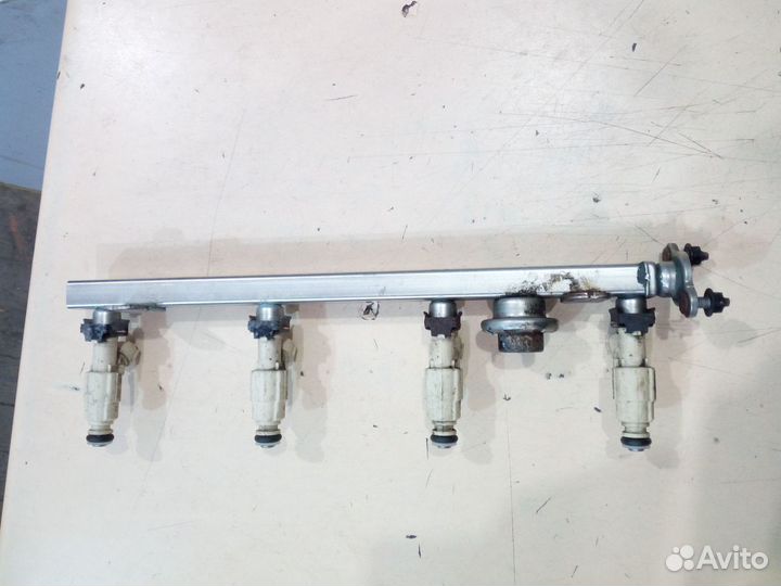 Топливная рампа с форсунками Kia Sportage 3