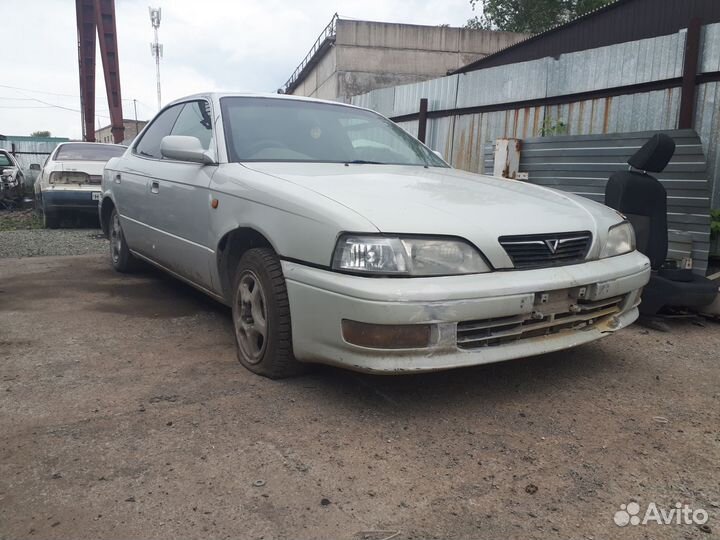 В распил Toyota Vista SV40