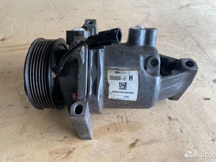 Компрессор кондиционера Renault Kaptur H4M