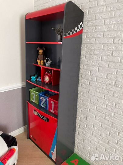 Продаю детскую спальную мебель