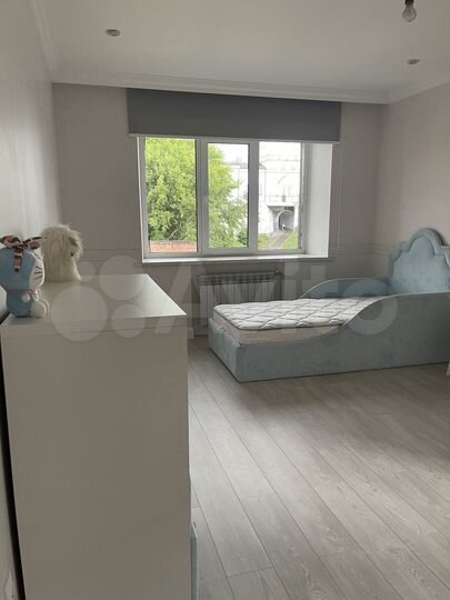 4-к. квартира, 142,3 м², 3/7 эт.