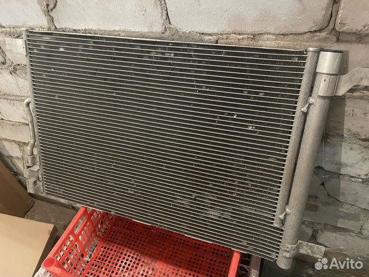 Радиатор на vw tiguan/golf (skoda oktavia A7)