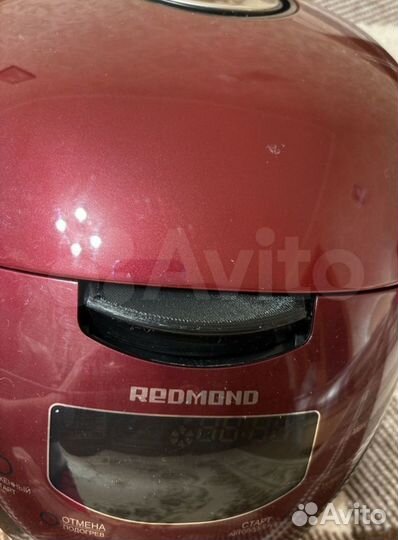 Клавиша крышки мультиварки Redmond