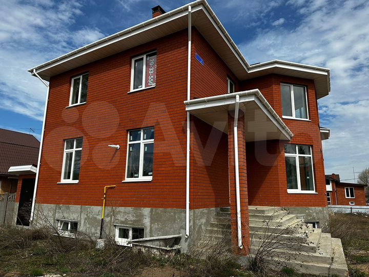 Коттедж 240 м² на участке 5 сот.