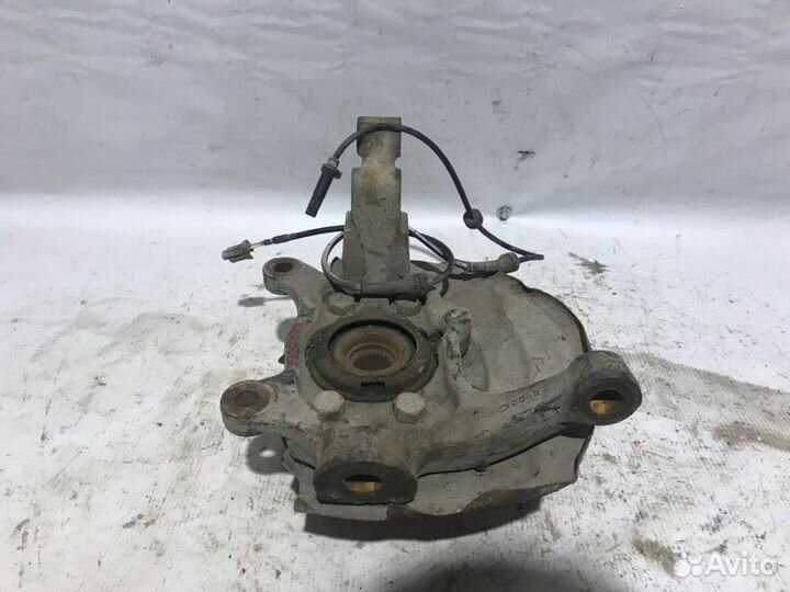 Поворотный кулак передний правый Nissan Qashqai