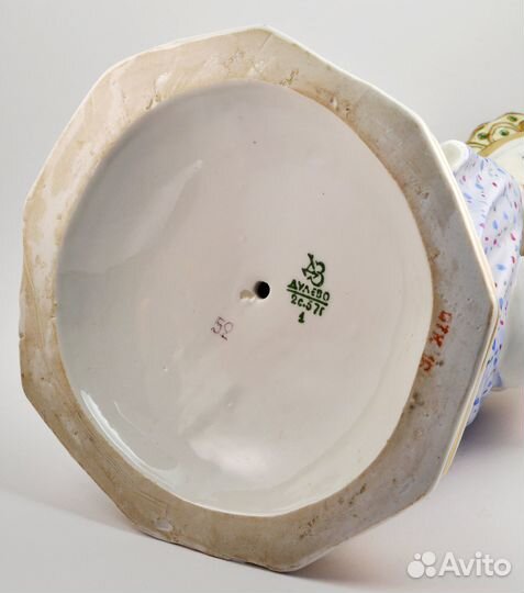 Статуэтка фарфоровая Малахитовая шкатулка Дулево