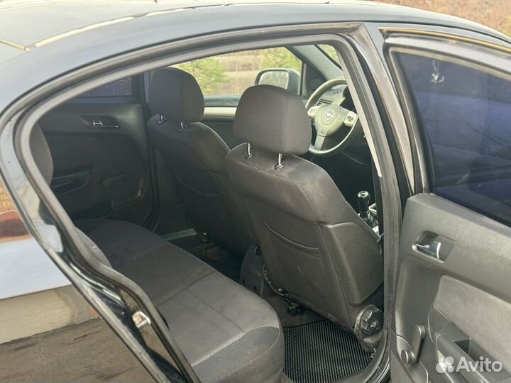 Opel Astra 1.6 МТ, 2008, 298 231 км