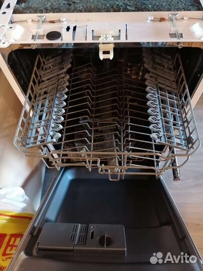 Посудомоечная машина бу Delonghi 45см