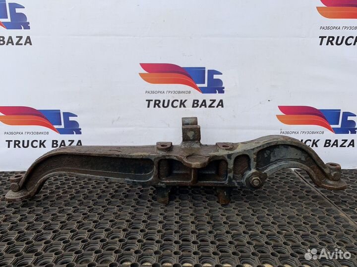 Кронштейн пневморессоры правый