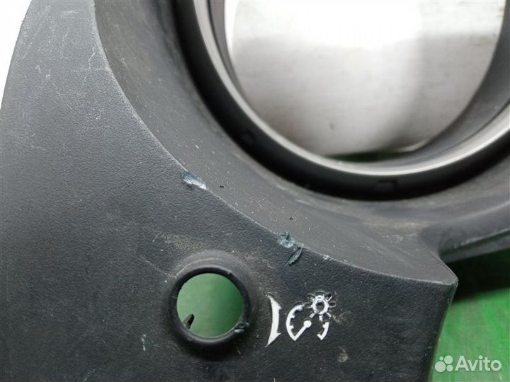 Консоль щитка приборов Mitsubishi Pajero V93W