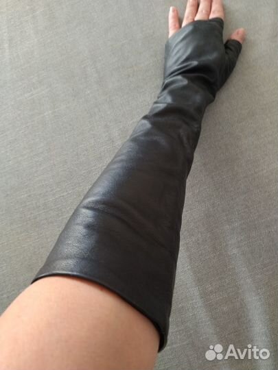 Длинные кожаные перчатки женские
