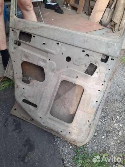 Дверь на газ 21