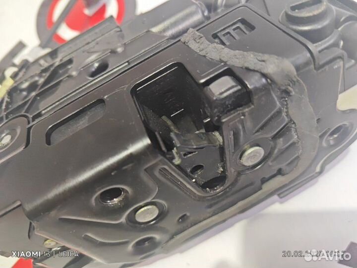 Замок двери задний правый Volkswagen Tiguan 5N2