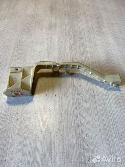 Кронштейн ручки передний Peugeot 308