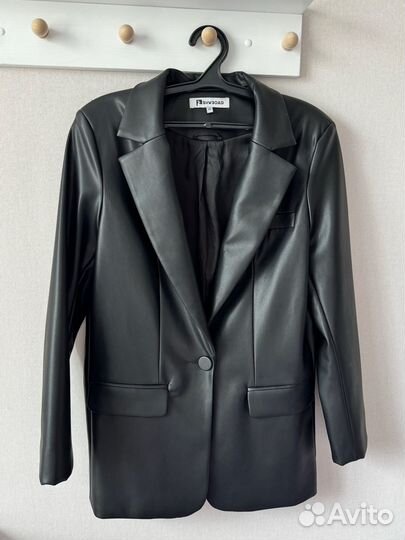 Кожаный пиджак оверсайз