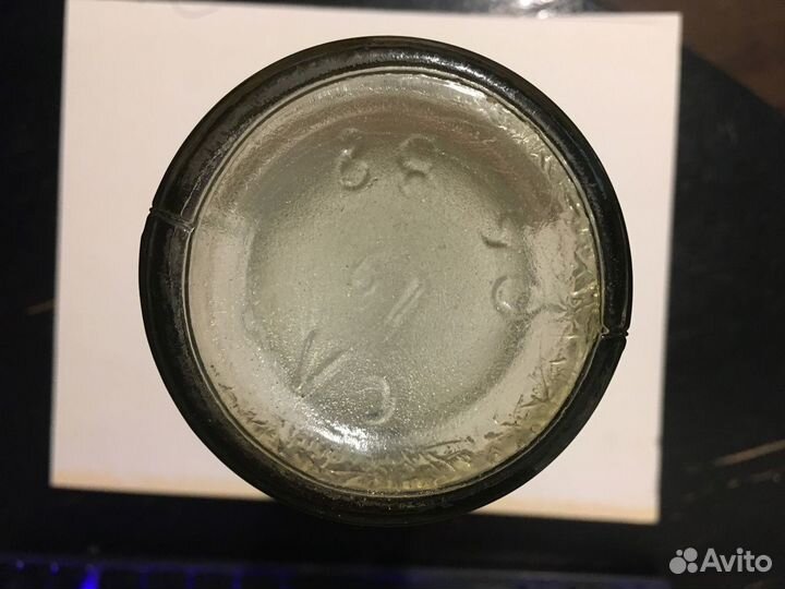 Пустая бутылка водки Столичная времен СССР