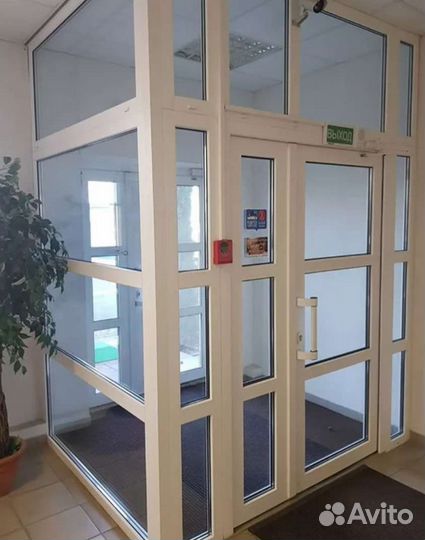 Входные пластиковые двери