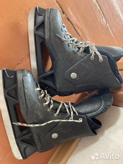 Коньки хоккейные