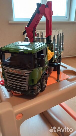 Детская машина лесовоз фирмы bruder