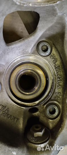 Кулак левый в сборе Skoda, VW 5Q0407257A