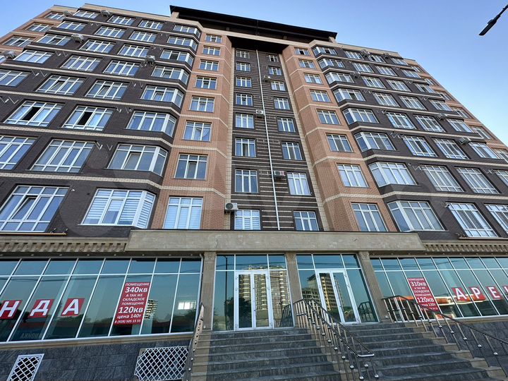 2-к. квартира, 81 м², 6/10 эт.