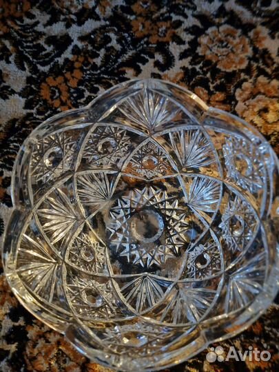 Хрустальная конфетница