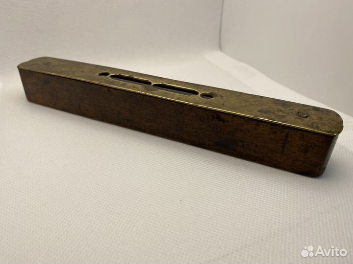 Старинный уровень деревянный