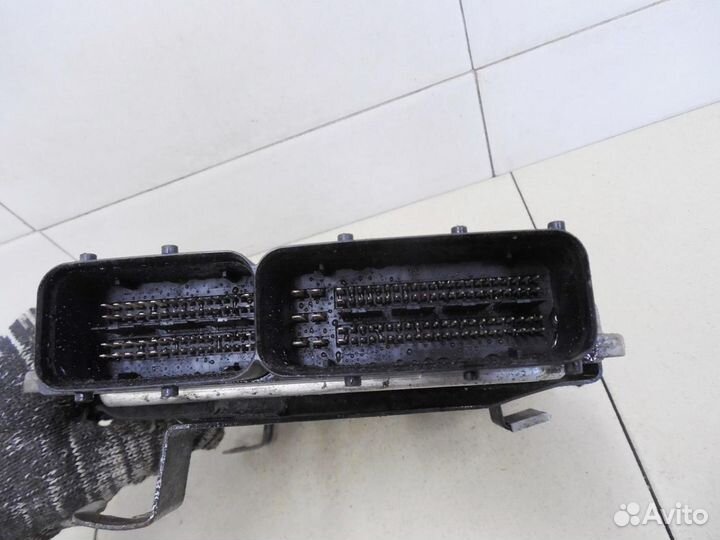 Блок управления двигателем Golf V 2003-2009