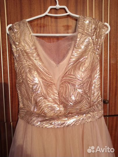 Вечернее платье