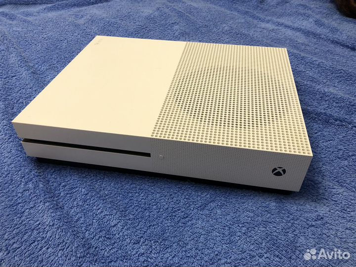 Xbox one s 1tb с играми