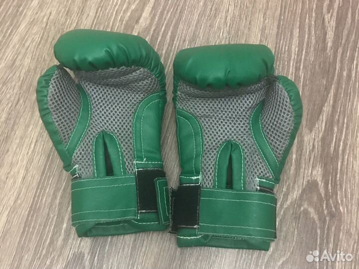Боксерские перчатки