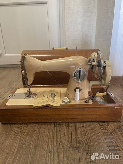 Швейная машина чайка