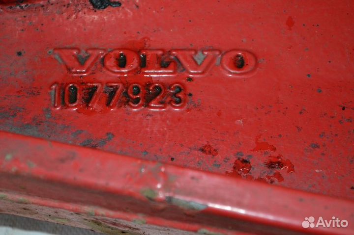 Кронштейн реактивной тяги, ведущего моста,левый vo