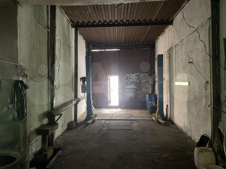 Гараж, > 30 м²