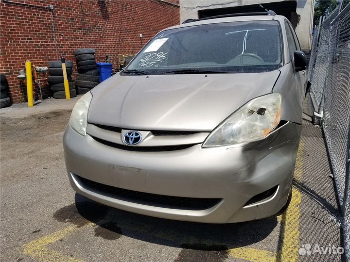 Разбор на запчасти Toyota Sienna 2