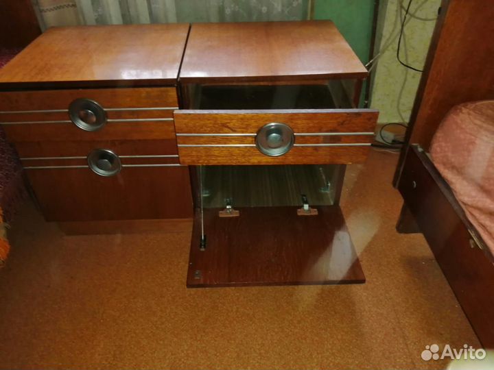 Тумба прикроватная