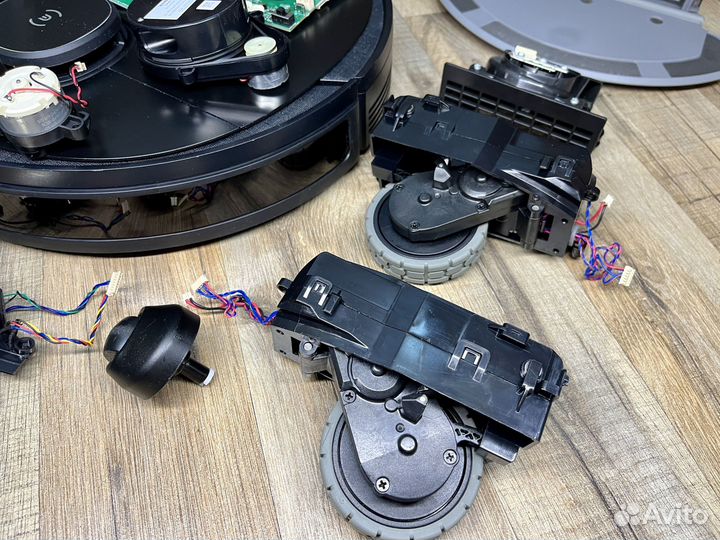 Запчасти для робота пылесоса Deebot Ozmo 950