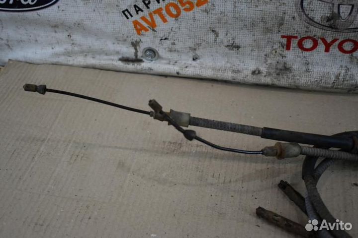 Троса ручного тормоза Ford Fiesta MK5 fxja 2002