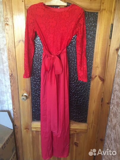 Платье новое s
