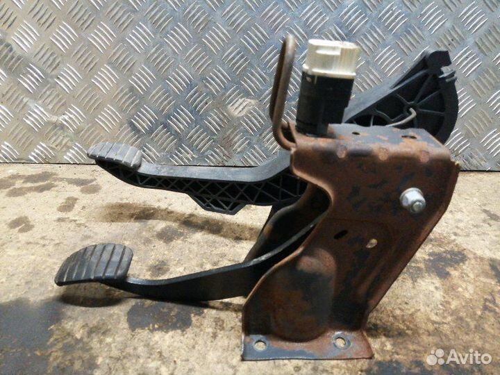 Педальный узел LADA Largus LB K7M 2013