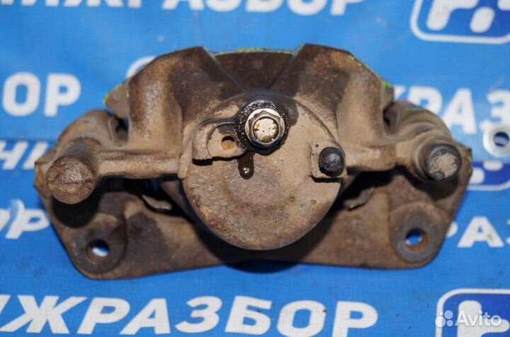 Суппорт передний правый Mazda 6 GG 2.0 LF 2004