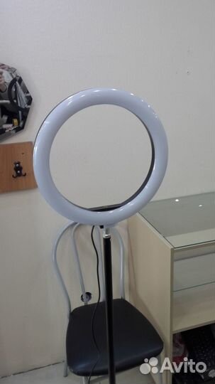 Кольцевая лампа со штативом