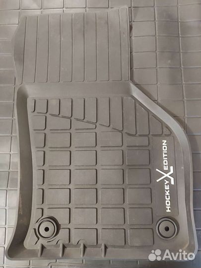 Skoda Octavia A7. Ковры в салон + ковер в багажник