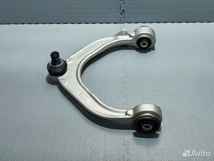 Рычаг поперечный верхний правый BMW