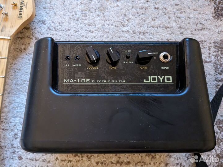 Электро гитара с комбиком Behringer весь комплект