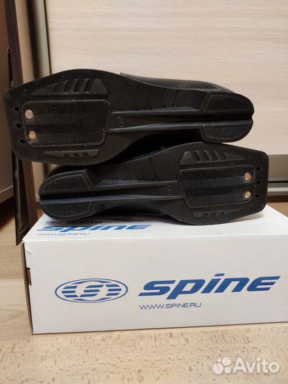 Лыжные ботинки spine