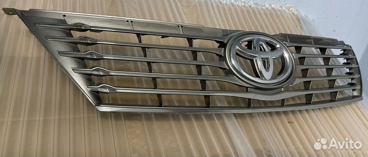 Решетка радиатора Toyota Camry 50 оригинал