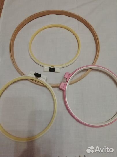 Пяльца. Спицы. Крючки. Веретено