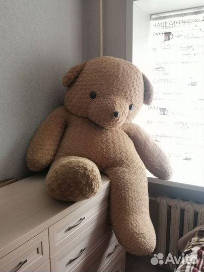 Большой плюшевый мишка